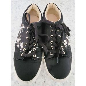 Nanette Lepore 7.5M Blossom Black Floral‎ Lace Up Low Sneakers Shoes Preowned